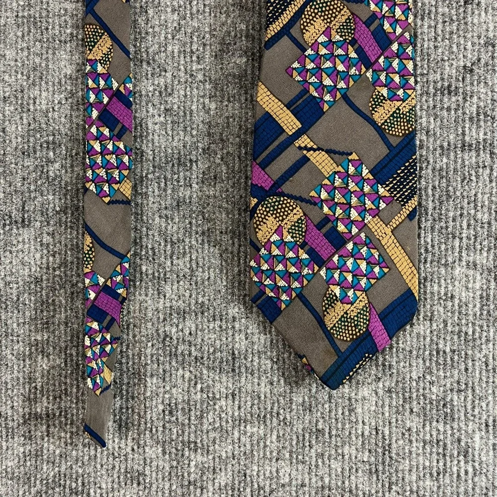 Basic Elements Mens Silk Tie Geometric Abstract Italian Fabric Grey Purple USA